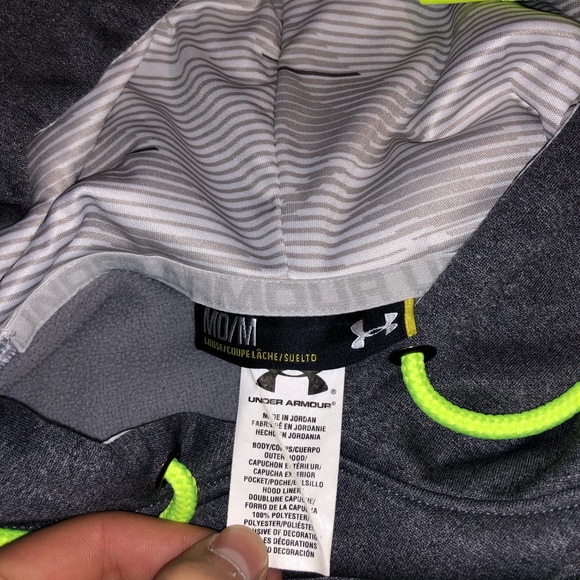 Under armor hoodie - Picture 3 of 4